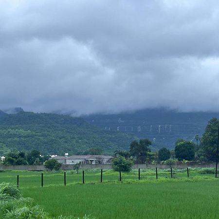 Sai Farm Hotell Karjat Eksteriør bilde