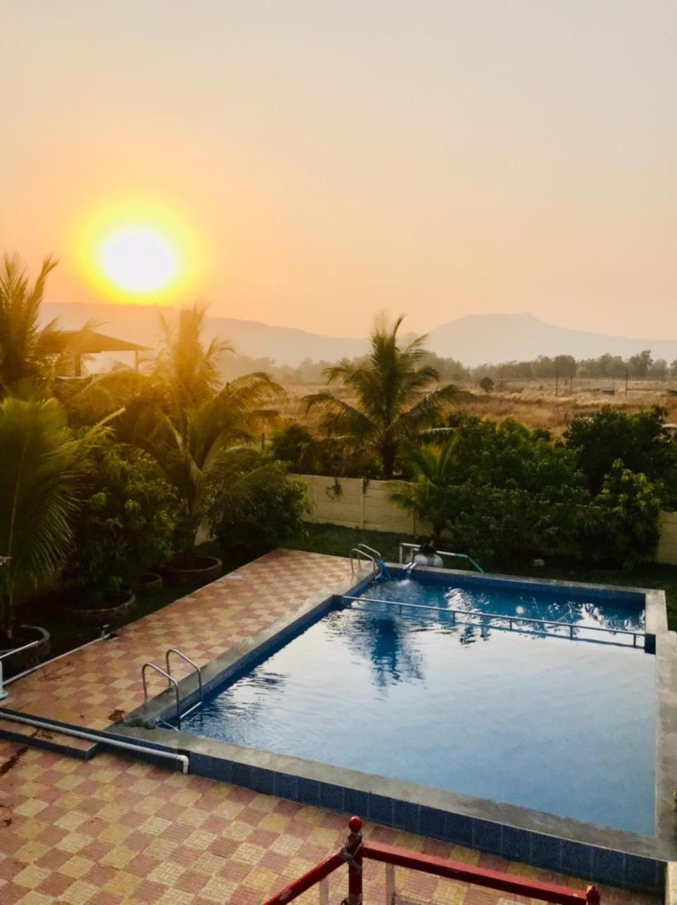Sai Farm Hotell Karjat Eksteriør bilde
